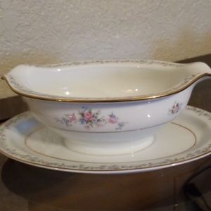New Noritake Barton China Gravy Boat